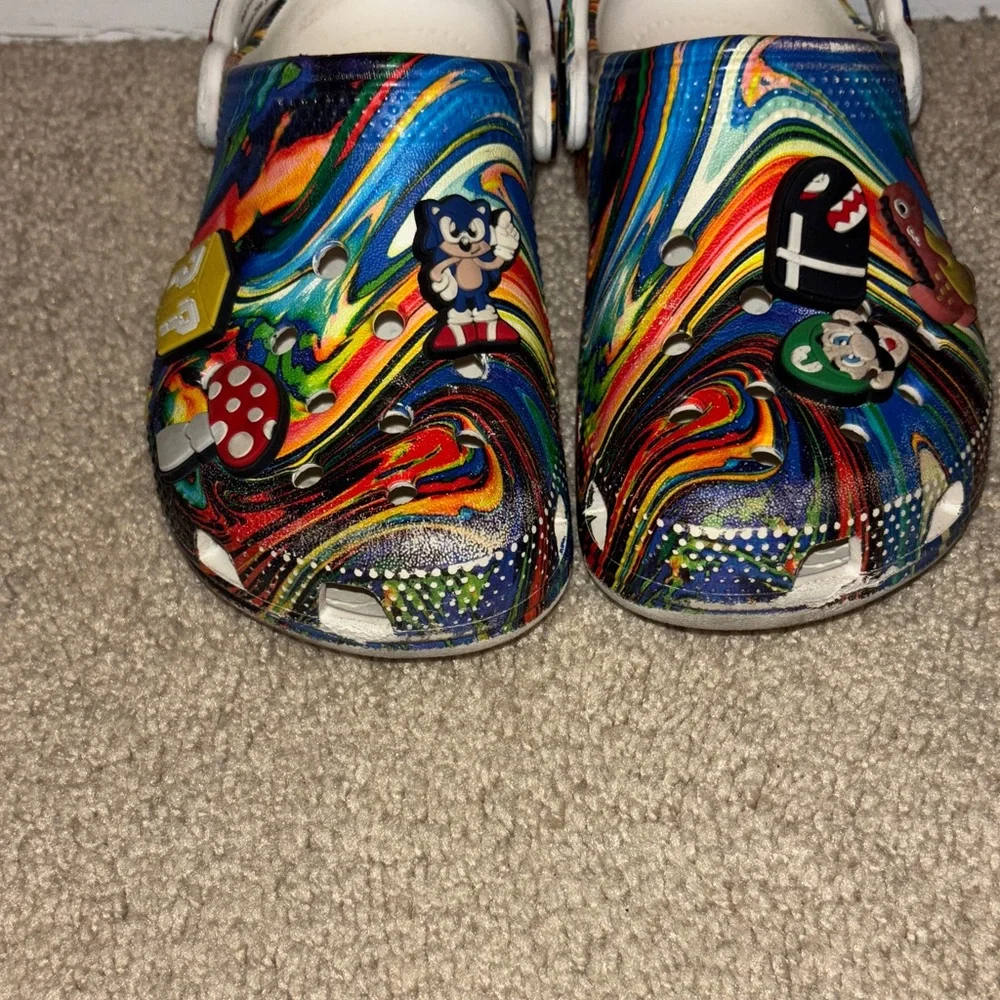 CROCS Multicolor Graphic Clogs - Picture 3 of 7